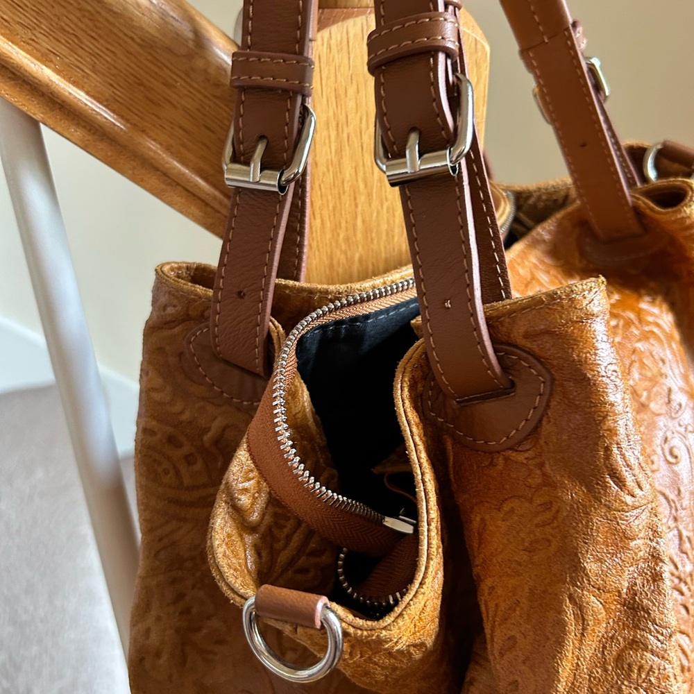 Caramel Brown Embossed Leather Shoulder Bag - Picture 8 of 16